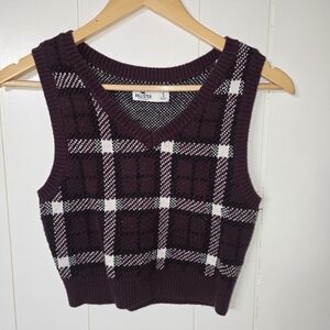 Hollister Women's Plum & White Plaid V-Neck Knit Vest